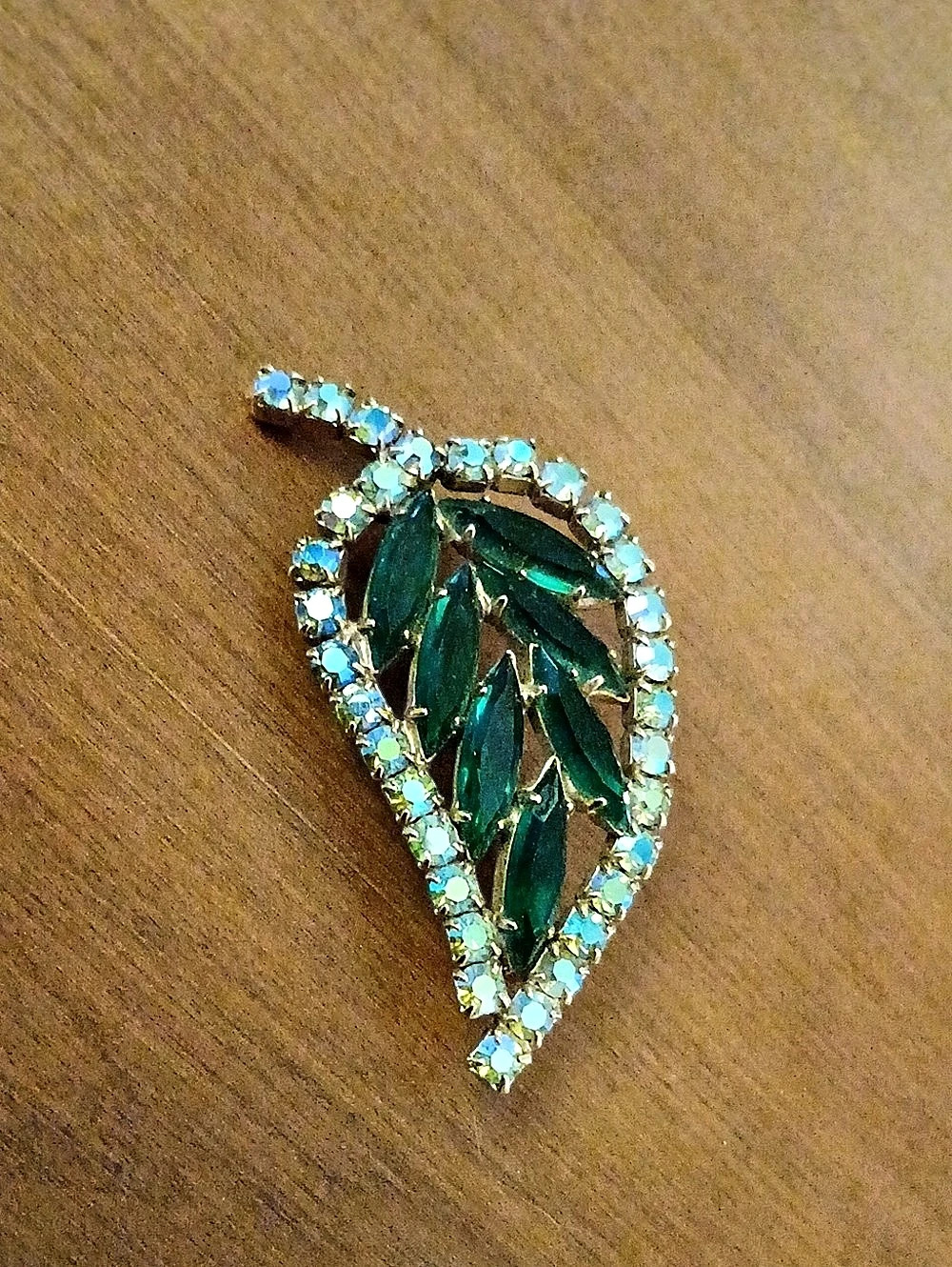 Vintage Green & Blue Rhinestone Leaf Brooch Beautiful Colors 2" Gold Tone